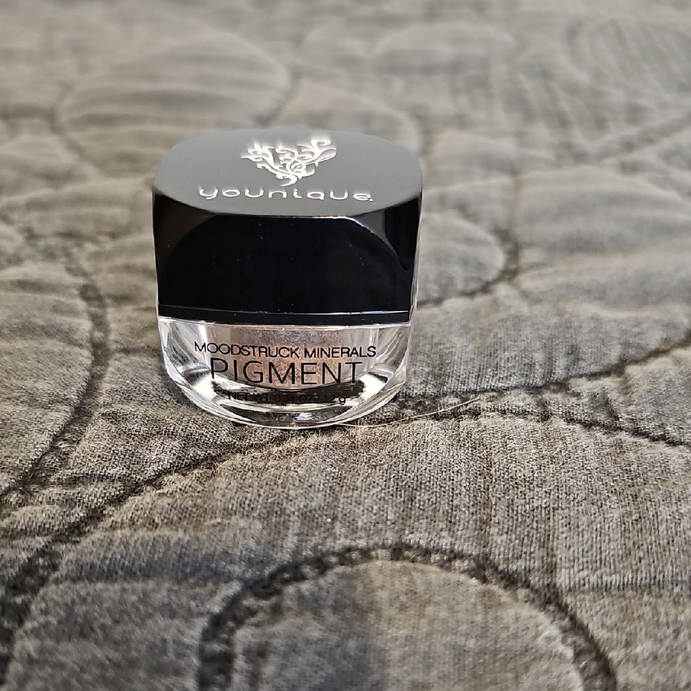 Younique Moodstruck Minerals Pigment - Charcoal